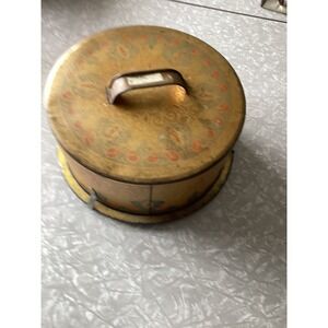 Vintage Perfection Metal Cake Carrier Round Gold Paisley Litho Tin Retro Kitchen